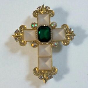 Vintage Style Ornate Gold-tone Emerald Green Crystal Maltese Cross Brooch